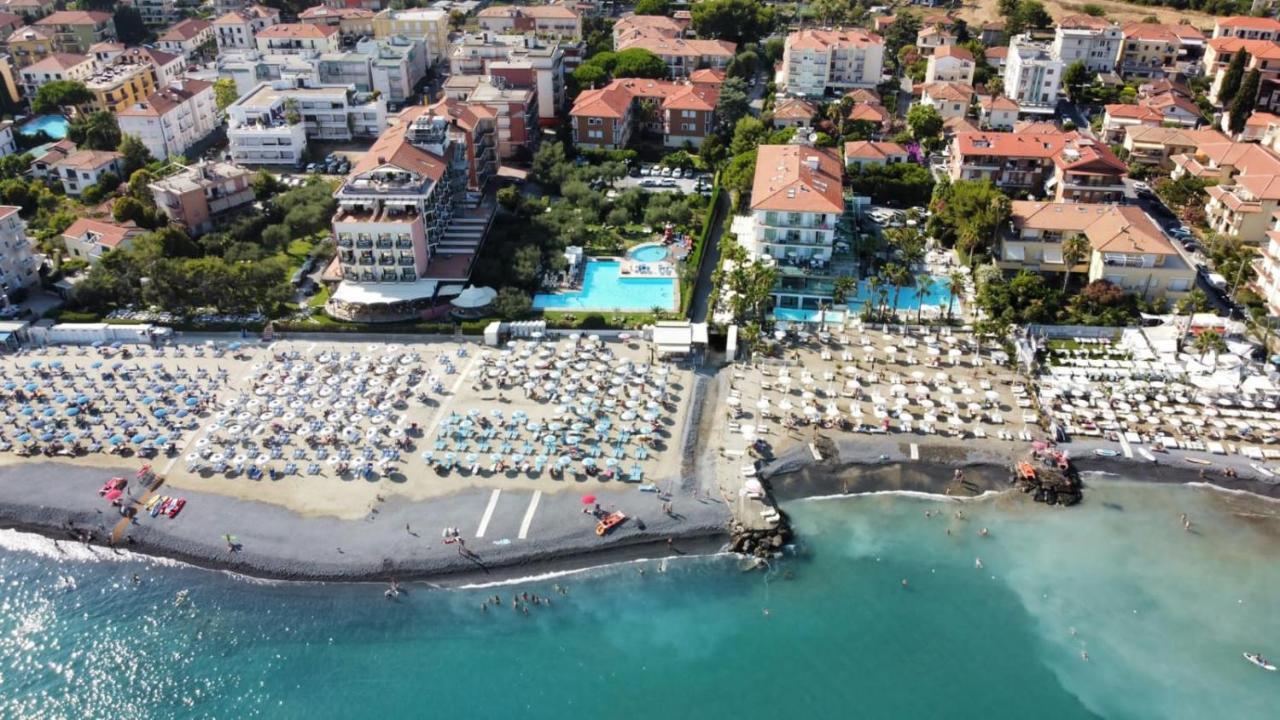 Hotel Splendid Diano Marina Exterior foto
