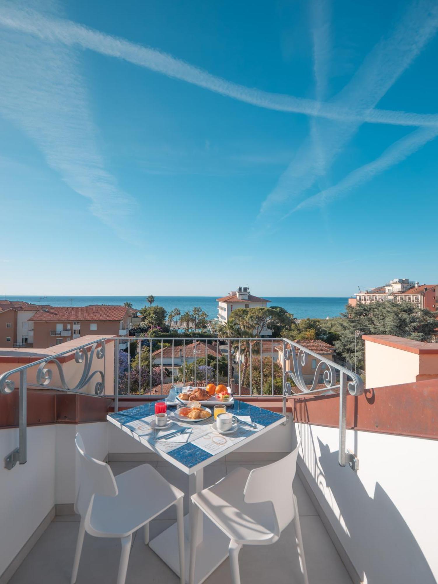 Hotel Splendid Diano Marina Exterior foto